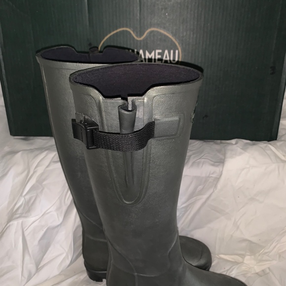 SOLD - NWB LE CHAMEAU BOOTS in PLATINUM sz 37 - Picture 6 of 6